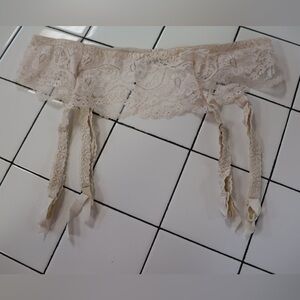 Oscar de la Renta Garter Belt